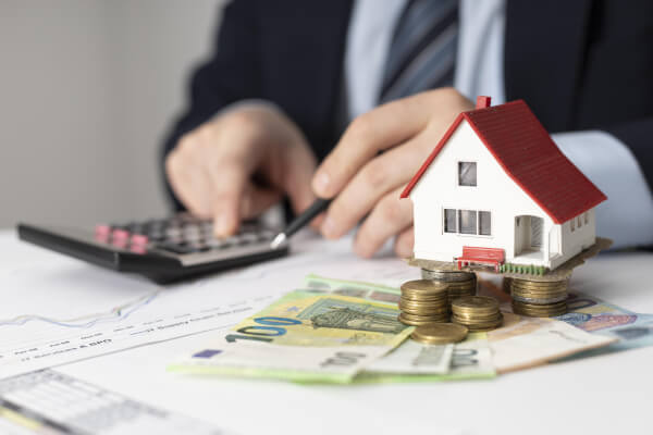 Refinancing image